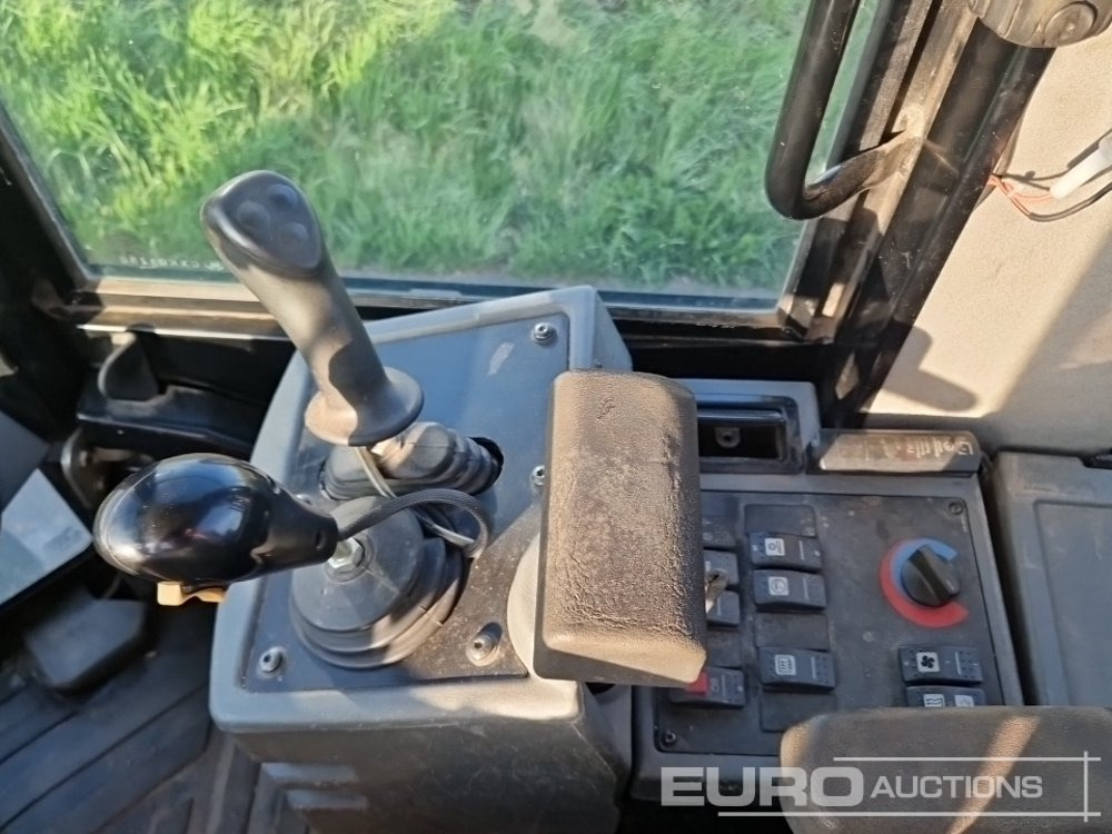 Wheel loader 2010 CAT 928H: picture 30