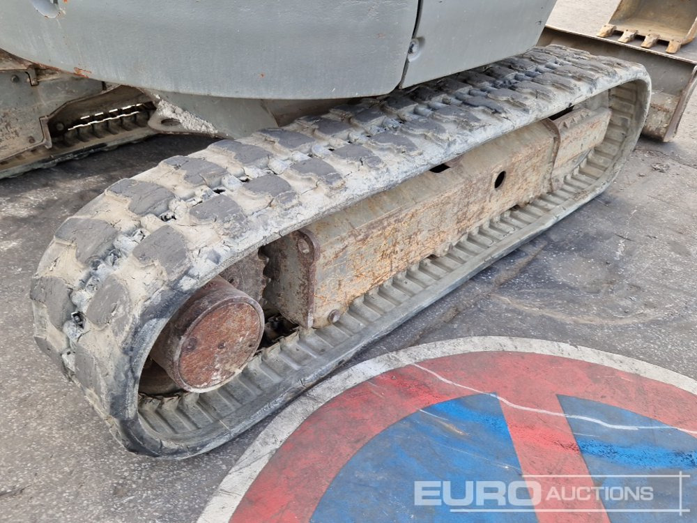 Mini excavator 2014 Volvo EC25D: picture 8