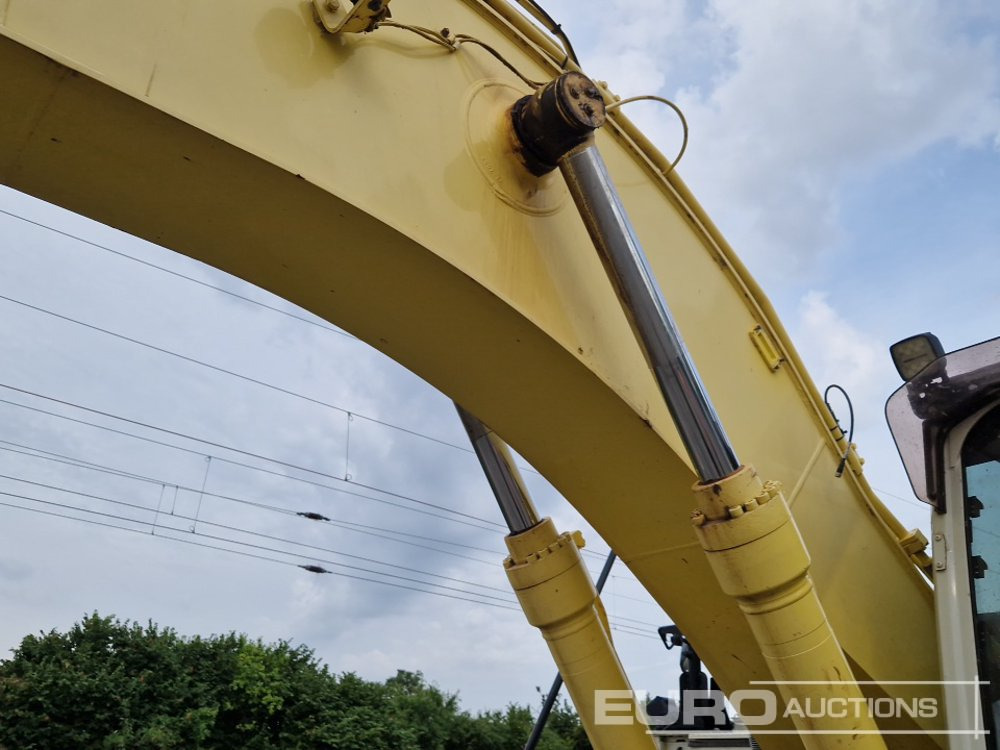 Crawler excavator 2017 CAT 326F: picture 23