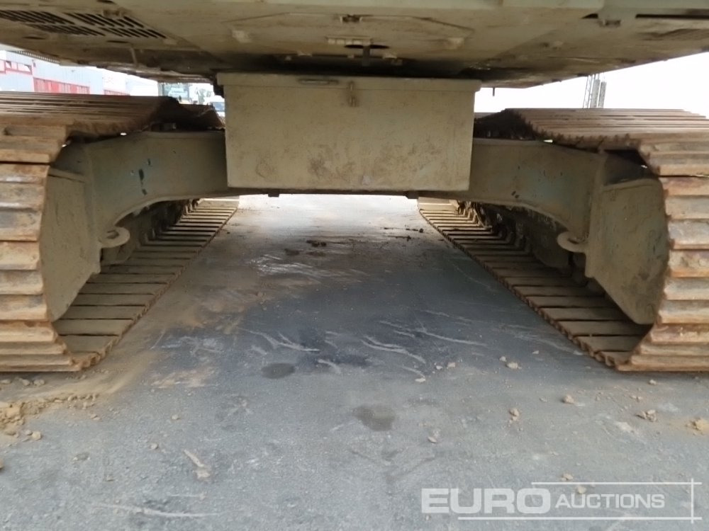 Crawler excavator 2017 CAT 326F: picture 16