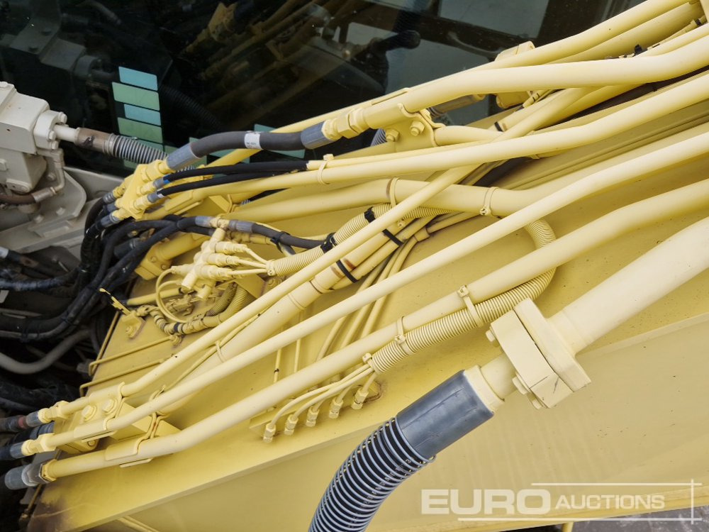Crawler excavator 2017 CAT 326F: picture 25