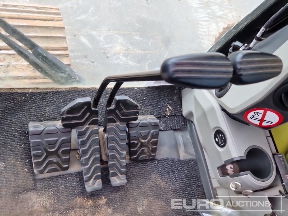 Crawler excavator 2017 CAT 326F: picture 40