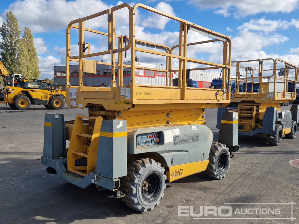 2017 Haulotte Compact 12DX - Scissor lift: picture 4 2017 Haulotte Compact 12DX - Scissor lift: picture 4