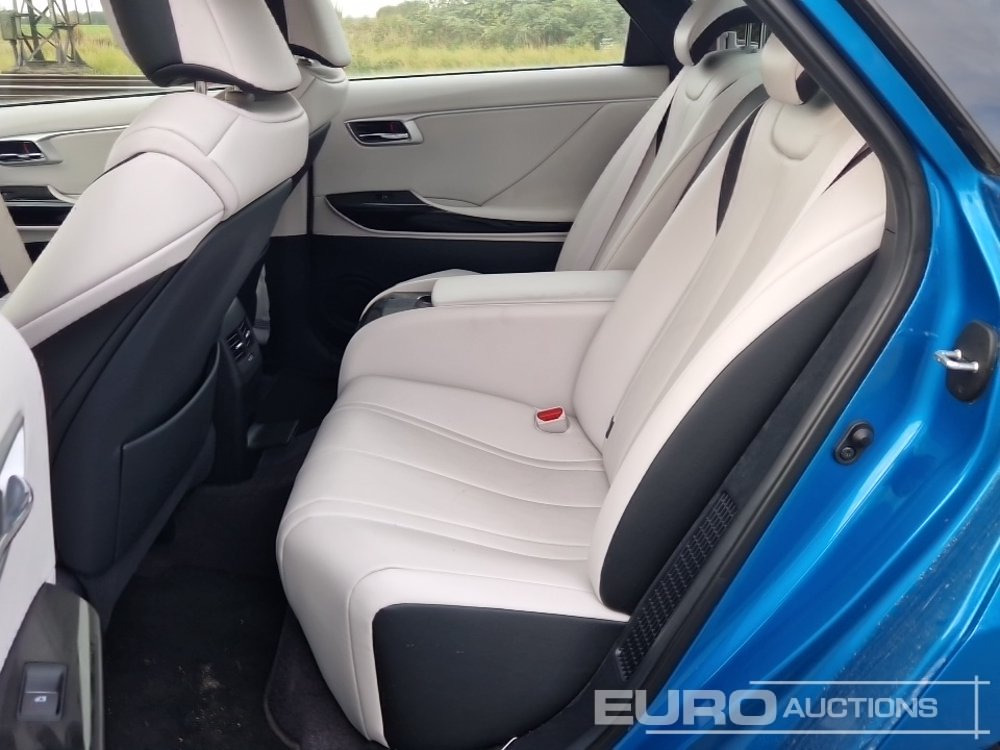 Car 2017 Toyota Mirai Fuel Cell, Hydrogen Hybrid, Automatic (German Reg. Docs. Available): picture 24