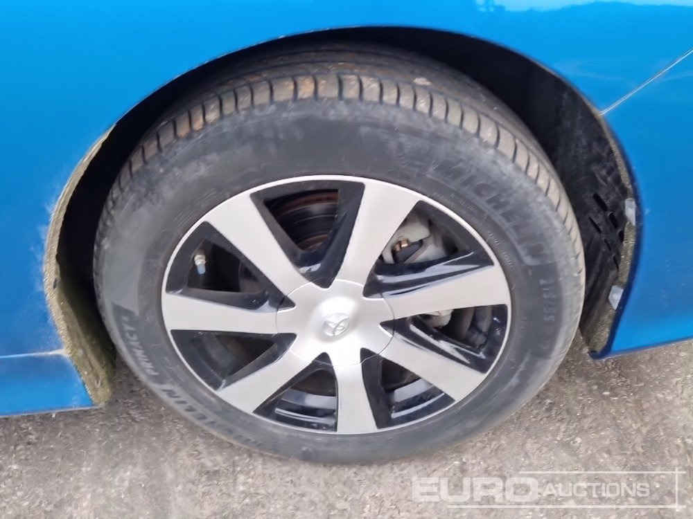 Car 2017 Toyota Mirai Fuel Cell, Hydrogen Hybrid, Automatic (German Reg. Docs. Available): picture 9
