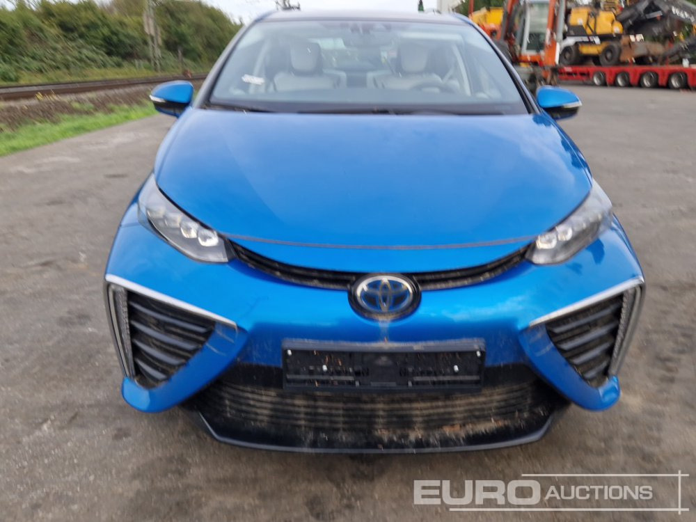 Car 2017 Toyota Mirai Fuel Cell, Hydrogen Hybrid, Automatic (German Reg. Docs. Available): picture 8