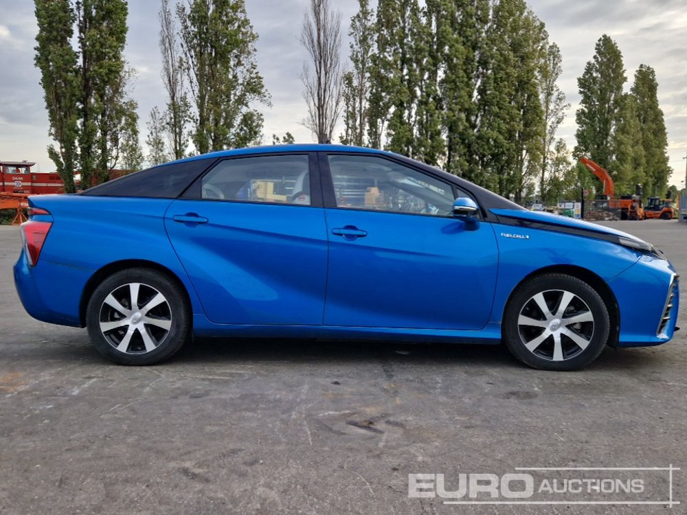 Car 2017 Toyota Mirai Fuel Cell, Hydrogen Hybrid, Automatic (German Reg. Docs. Available): picture 6