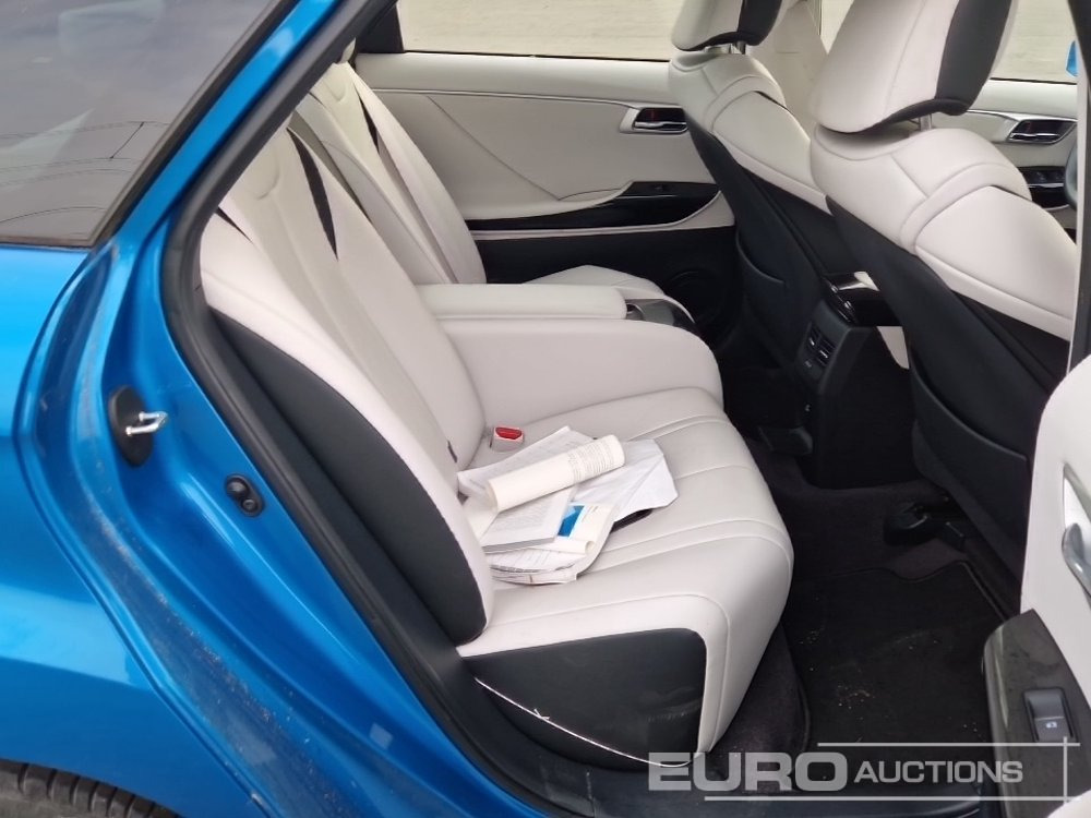Car 2017 Toyota Mirai Fuel Cell, Hydrogen Hybrid, Automatic (German Reg. Docs. Available): picture 21