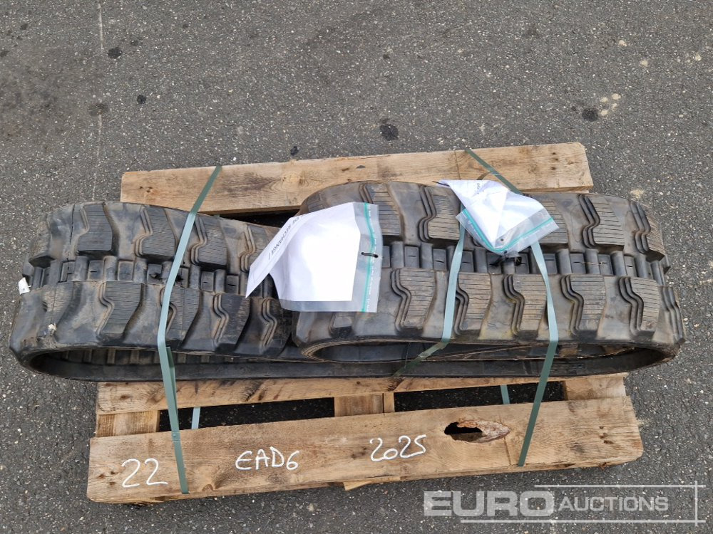 300x84x52.5 Rubber Track - Track for Construction machinery: picture 5 300x84x52.5 Rubber Track - Track for Construction machinery: picture 5