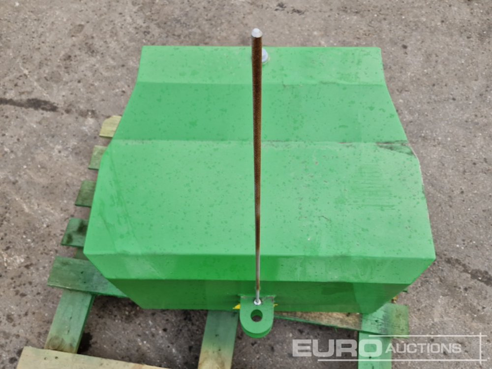 Unused 2025 John Deere 600kg Front Weights to suit John Deere Tractors, Metal Case with Towing Eye (Green) - Agricultural machinery: picture 5 Unused 2025 John Deere 600kg Front Weights to suit John Deere Tractors, Metal Case with Towing Eye (Green) - Agricultural machinery: picture 5