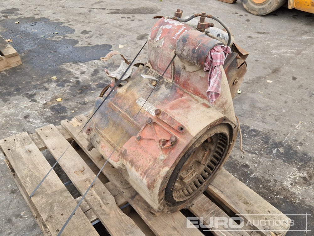 Deutz 2 Cylinder Diesel Engine - Engine: picture 2 Deutz 2 Cylinder Diesel Engine - Engine: picture 2