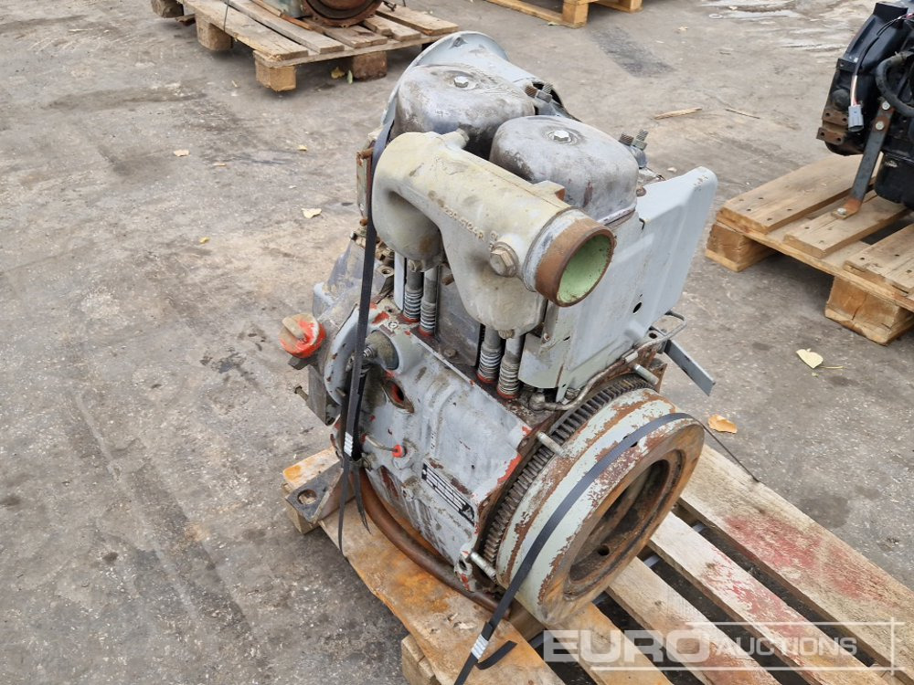 Deutz 2 Cylinder Diesel Engine - Engine: picture 4 Deutz 2 Cylinder Diesel Engine - Engine: picture 4