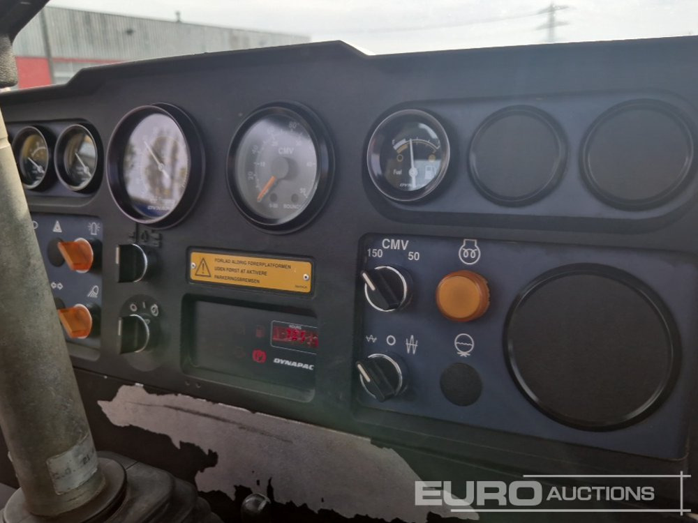 Roller Dynapac CA252D/LN: picture 29