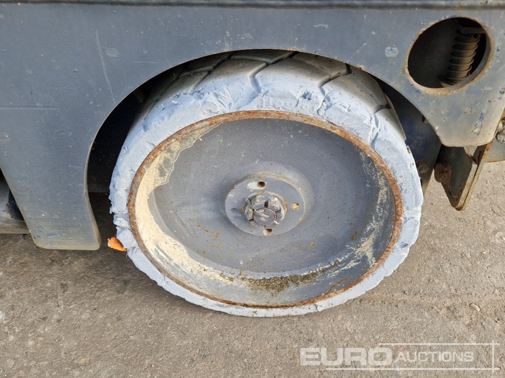 Scissor lift Haulotte Compact 8: picture 7