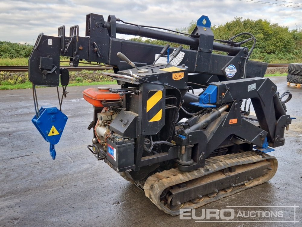 Maeda Tracked Mini Crane - Mini crane: picture 1 Maeda Tracked Mini Crane - Mini crane: picture 1