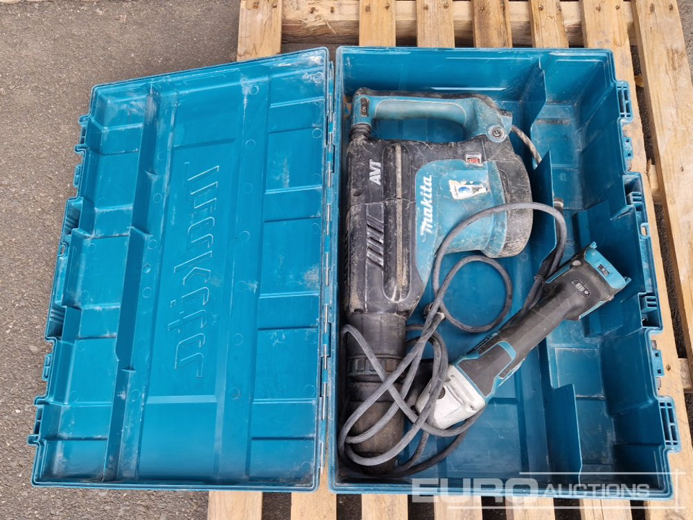 Makita HM1213C - Construction equipment: picture 1 Makita HM1213C - Construction equipment: picture 1