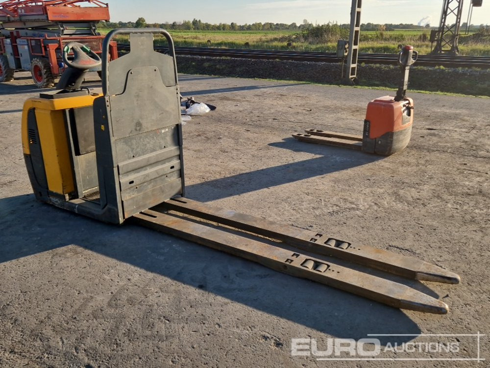 2011 Jungheinrich ECE225 - Material handling equipment: picture 4 2011 Jungheinrich ECE225 - Material handling equipment: picture 4