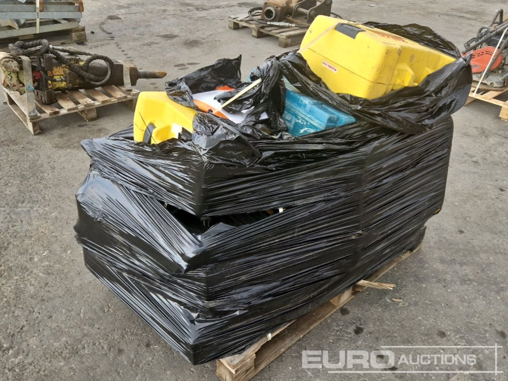Pallet of Various Electric Tools, Generator - Construction equipment: picture 2 Pallet of Various Electric Tools, Generator - Construction equipment: picture 2