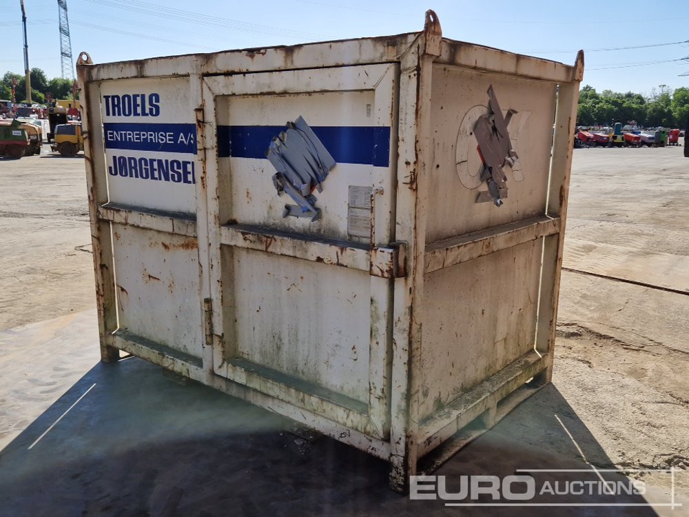 ROUG 1,900 Litre Fuel Tank - Storage tank: picture 1 ROUG 1,900 Litre Fuel Tank - Storage tank: picture 1