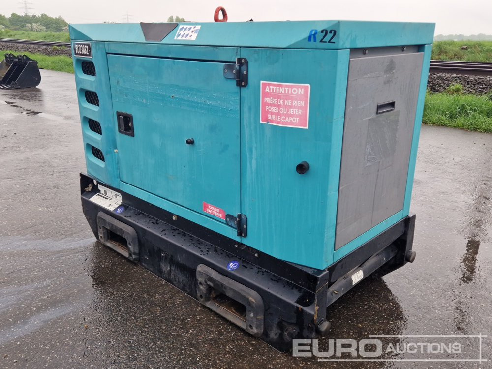 SDMO R22C3 - Generator set: picture 3 SDMO R22C3 - Generator set: picture 3