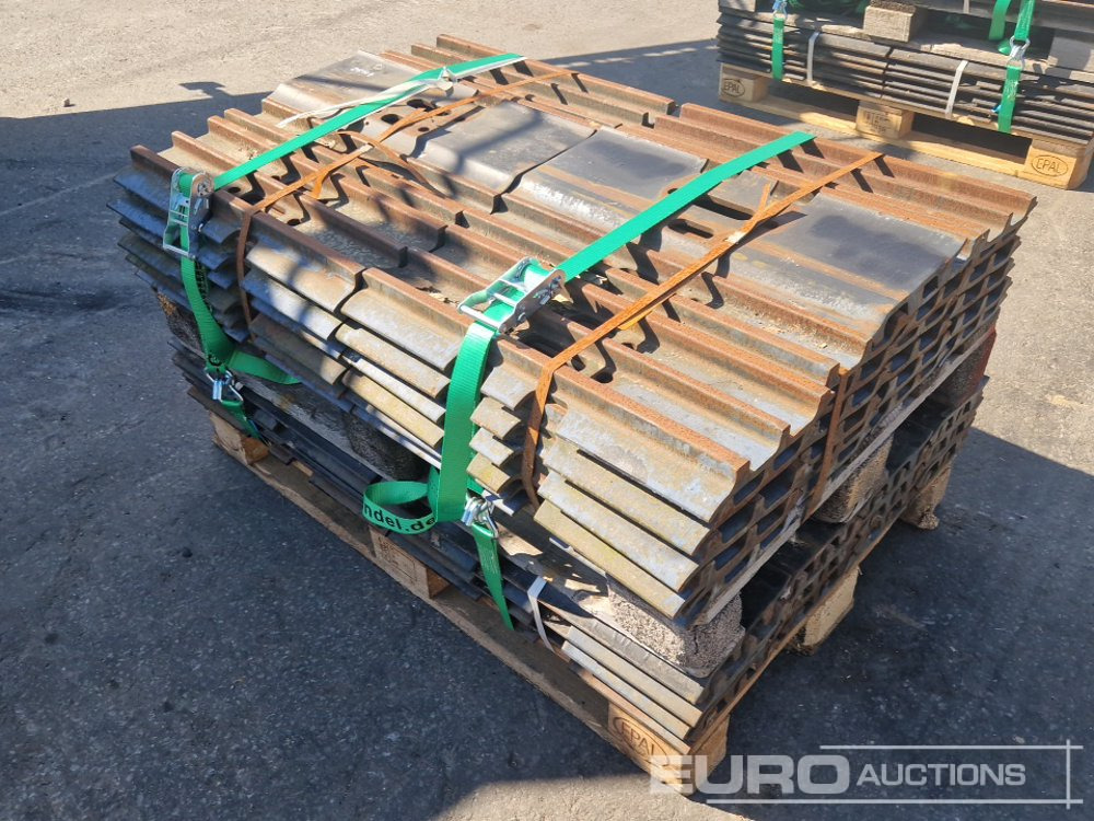 600mm Steel Plates to suit Hitachi ZX210-6 - Spare parts for Excavator: picture 3 600mm Steel Plates to suit Hitachi ZX210-6 - Spare parts for Excavator: picture 3