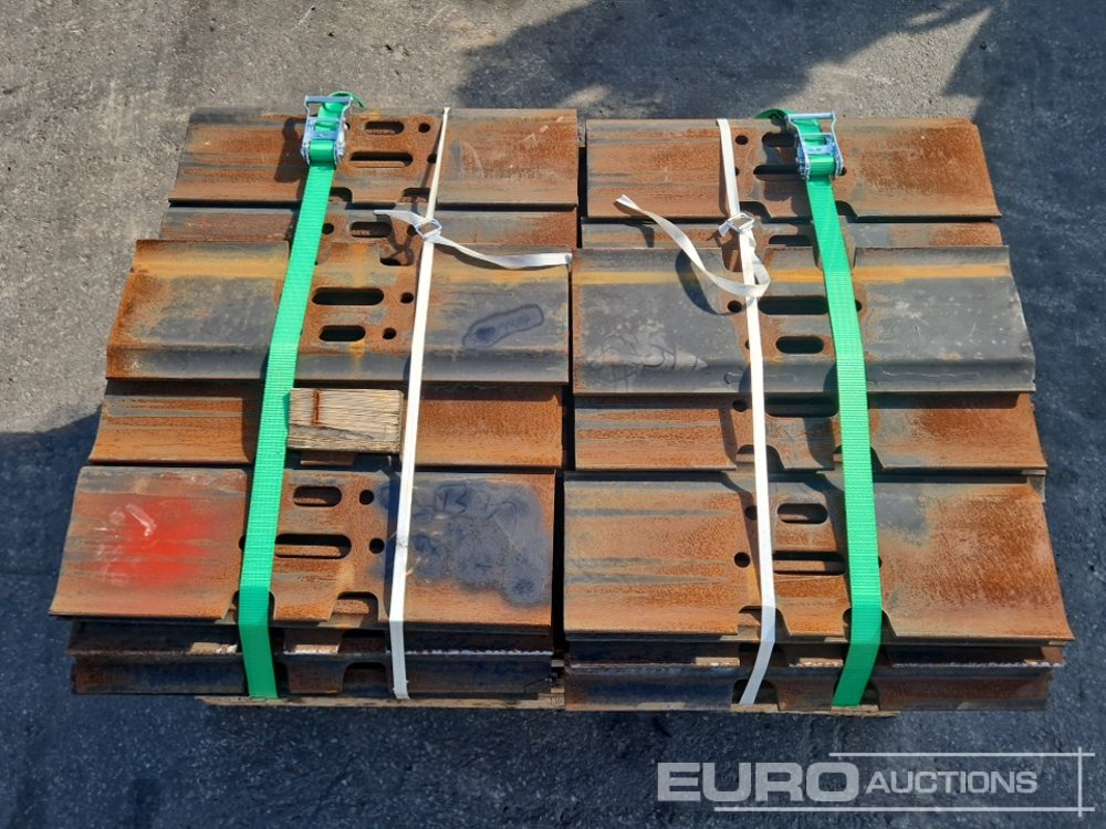 600mm Steel Plates to suit Komatsu PC210 - Spare parts for Excavator: picture 5 600mm Steel Plates to suit Komatsu PC210 - Spare parts for Excavator: picture 5