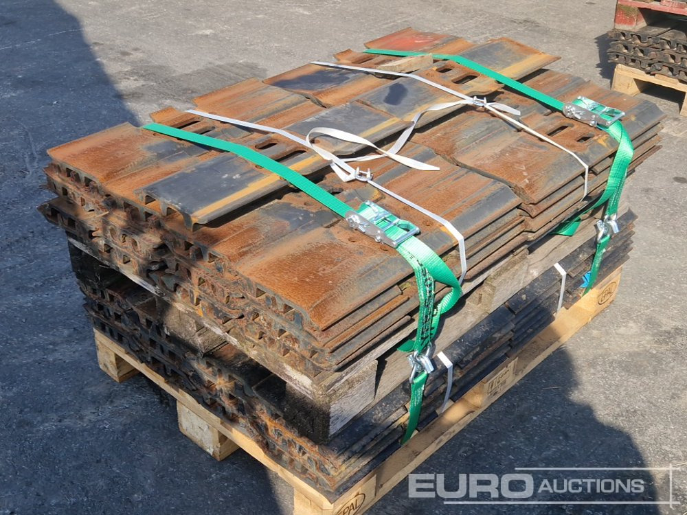 600mm Steel Plates to suit Komatsu PC210 - Spare parts for Excavator: picture 4 600mm Steel Plates to suit Komatsu PC210 - Spare parts for Excavator: picture 4