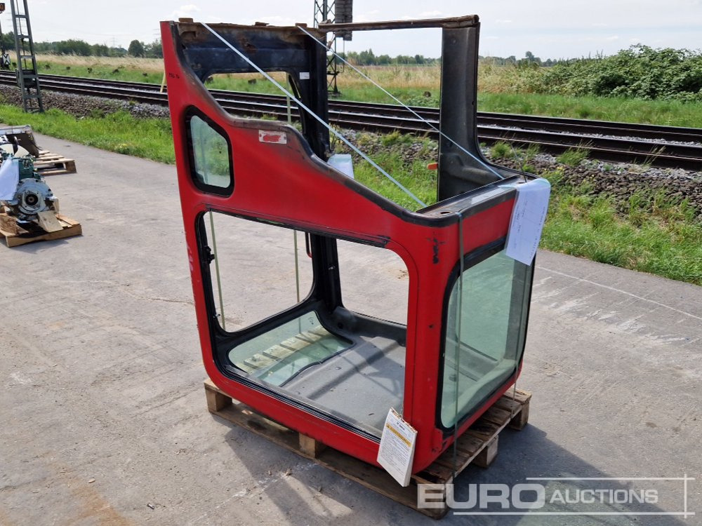 Cabin to suit Bobcat E50 - Spare parts for Excavator: picture 2 Cabin to suit Bobcat E50 - Spare parts for Excavator: picture 2
