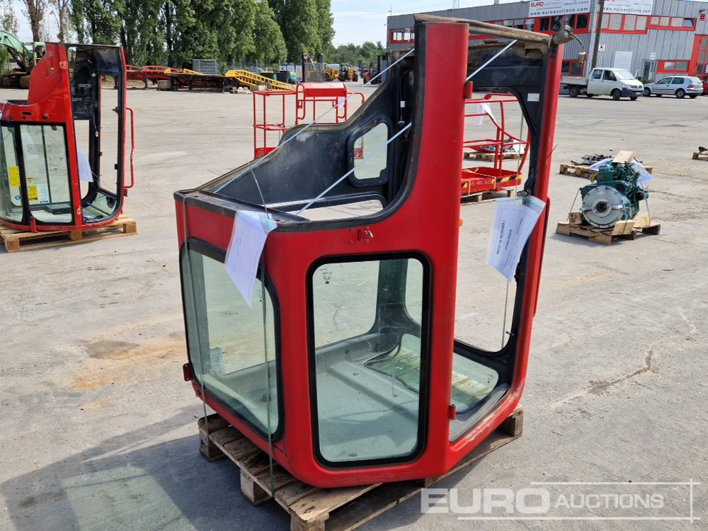 Cabin to suit Bobcat E50 - Spare parts for Excavator: picture 3 Cabin to suit Bobcat E50 - Spare parts for Excavator: picture 3