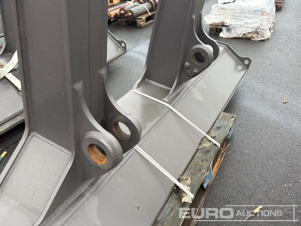 Dozer Blade to suit Volvo ECR235E - Spare parts for Excavator: picture 5 Dozer Blade to suit Volvo ECR235E - Spare parts for Excavator: picture 5