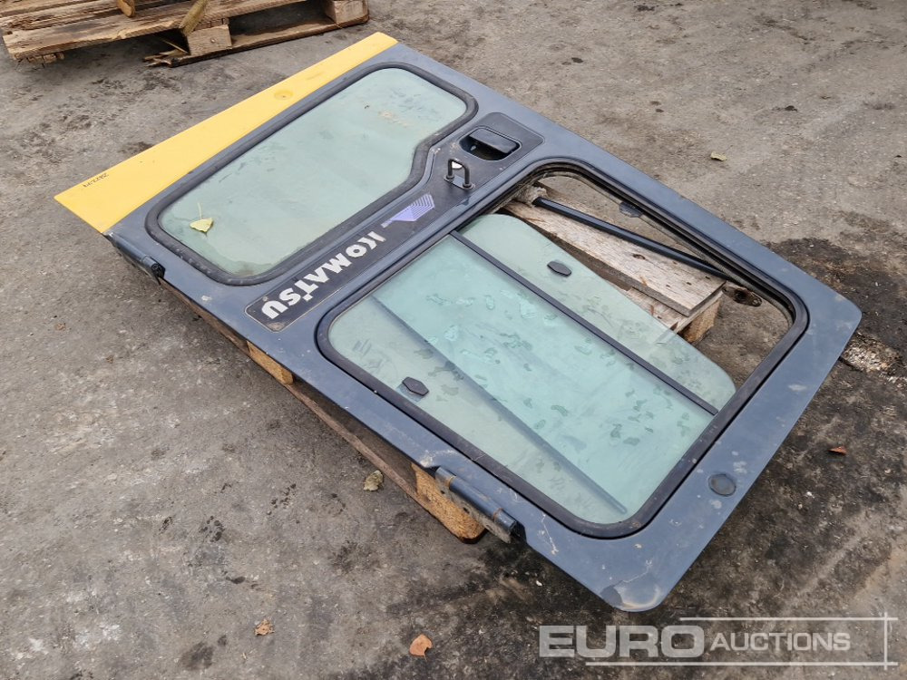 Komatsu Door to suit Wheeled Excavator PW170 - Spare parts: picture 2 Komatsu Door to suit Wheeled Excavator PW170 - Spare parts: picture 2