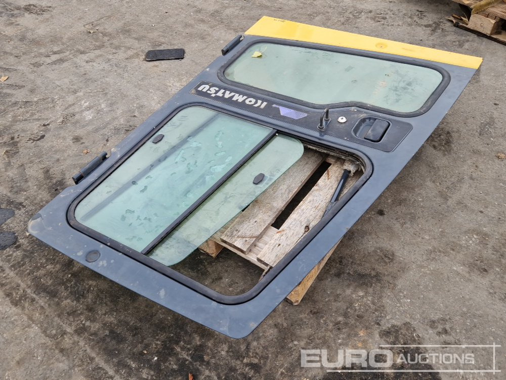 Komatsu Door to suit Wheeled Excavator PW170 - Spare parts: picture 3 Komatsu Door to suit Wheeled Excavator PW170 - Spare parts: picture 3