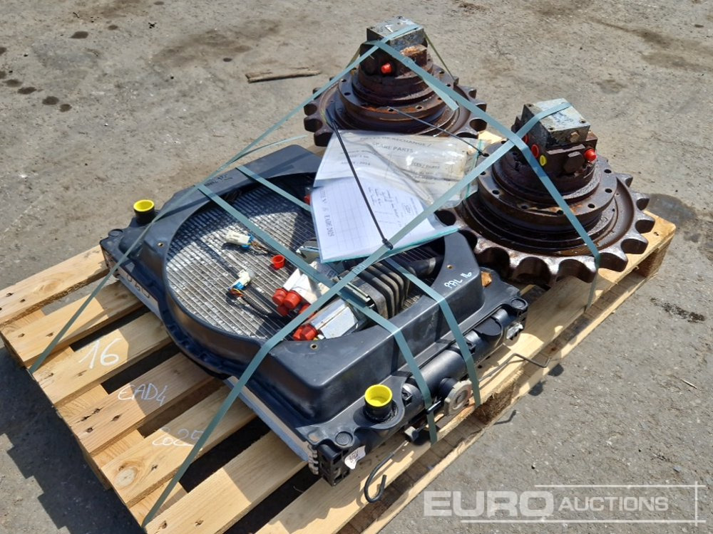 Pallet of Final Drives, Joystick, Radiator to suut Bobcat E50 - Spare parts for Excavator: picture 2 Pallet of Final Drives, Joystick, Radiator to suut Bobcat E50 - Spare parts for Excavator: picture 2
