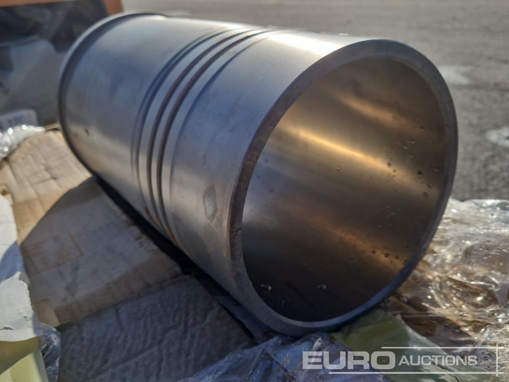 Pallet of Hitachi Cylinder PartNR H3750722700 (6 of) - Spare parts for Excavator: picture 4 Pallet of Hitachi Cylinder PartNR H3750722700 (6 of) - Spare parts for Excavator: picture 4