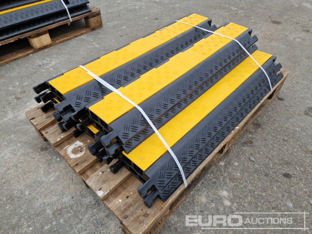 Unused Road Cable Protection, 2 Channels - Construction equipment: picture 3 Unused Road Cable Protection, 2 Channels - Construction equipment: picture 3