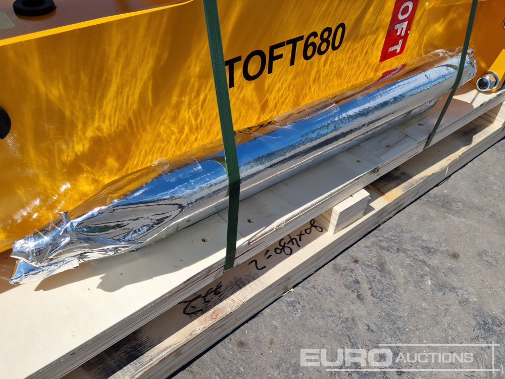 Unused Toft 680 - Hydraulic hammer: picture 5 Unused Toft 680 - Hydraulic hammer: picture 5