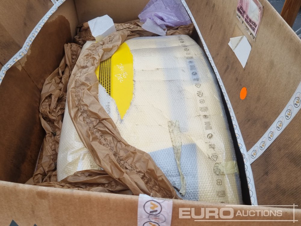 Unused Wacker Neuson Engine Cover - Hood for Construction machinery: picture 2 Unused Wacker Neuson Engine Cover - Hood for Construction machinery: picture 2