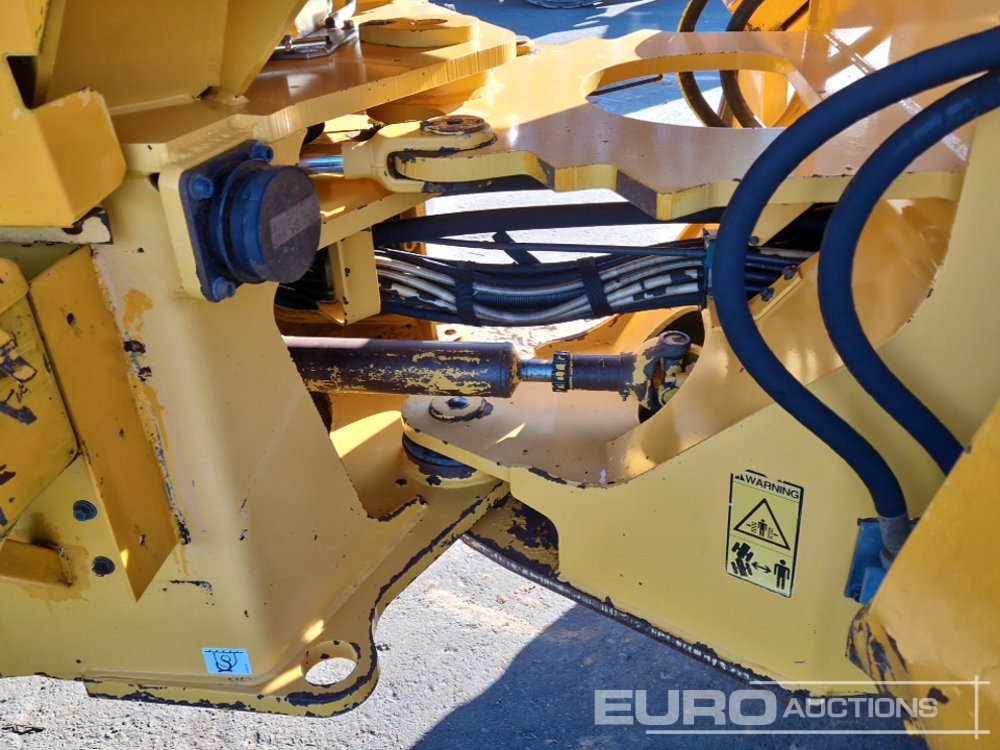 Wheel loader Volvo L70D: picture 17