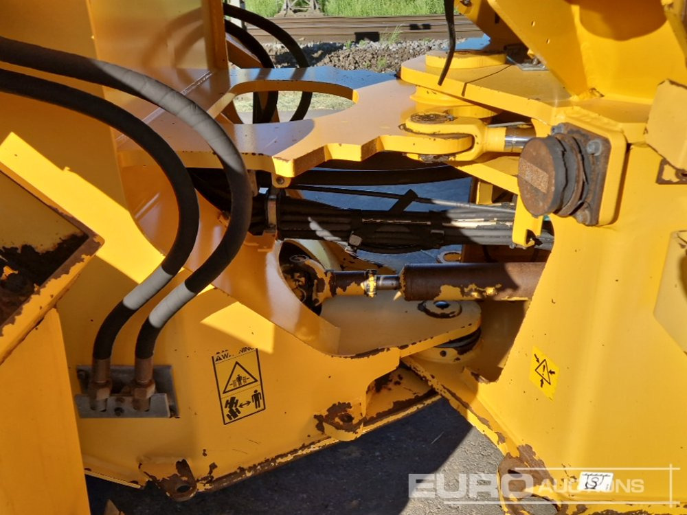 Wheel loader Volvo L70D: picture 16