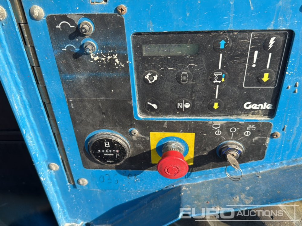 Aerial platform 2007 Genie GS3268: picture 15