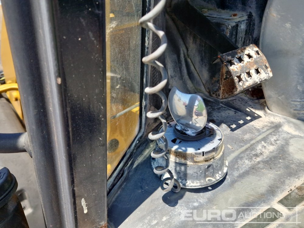 Wheel loader 2010 CAT 908H: picture 21