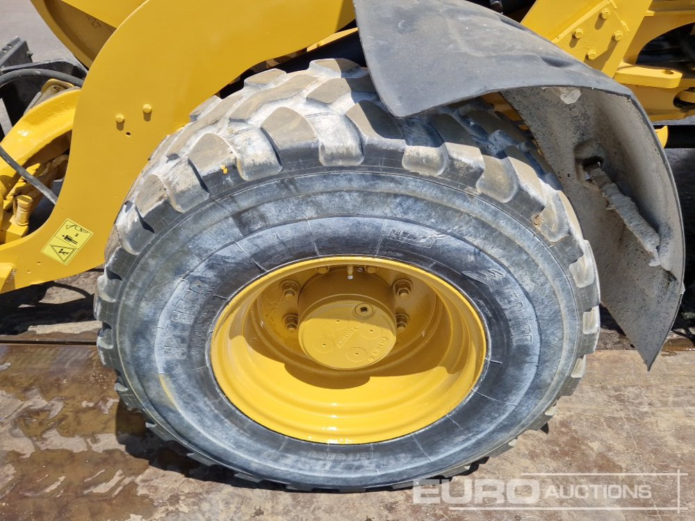 Wheel loader 2010 CAT 908H: picture 9