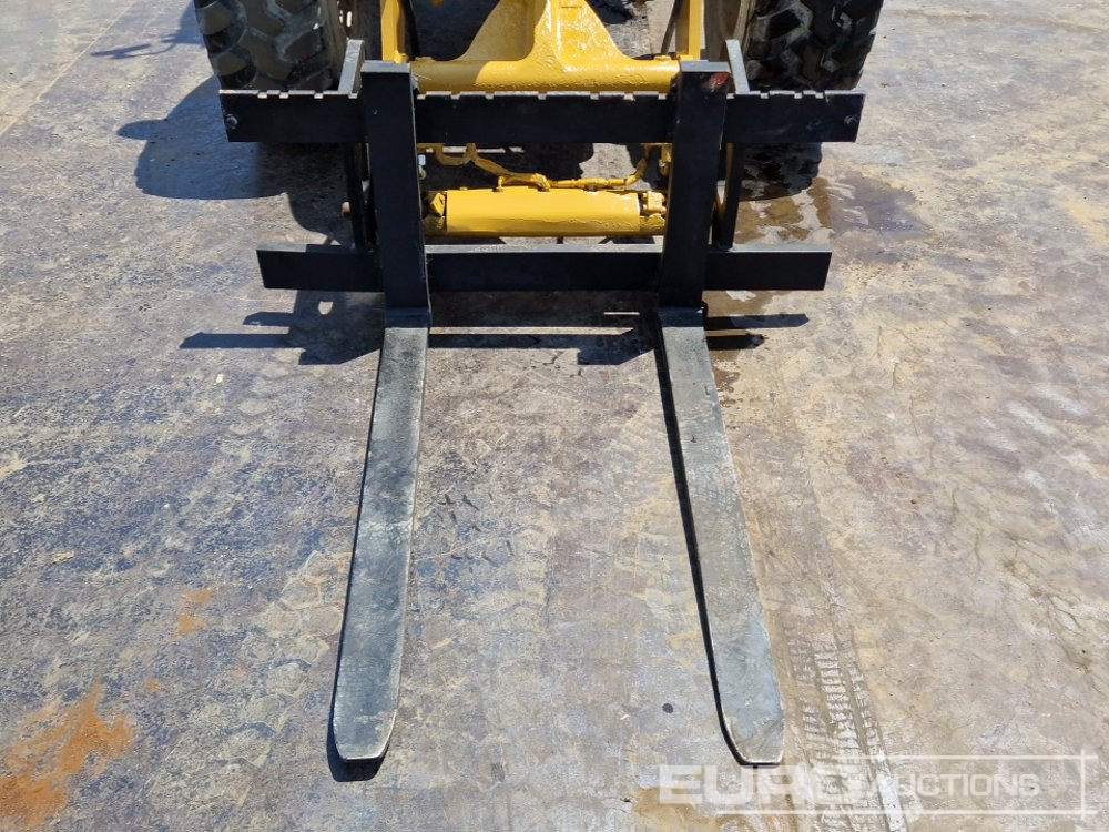Wheel loader 2010 CAT 908H: picture 14