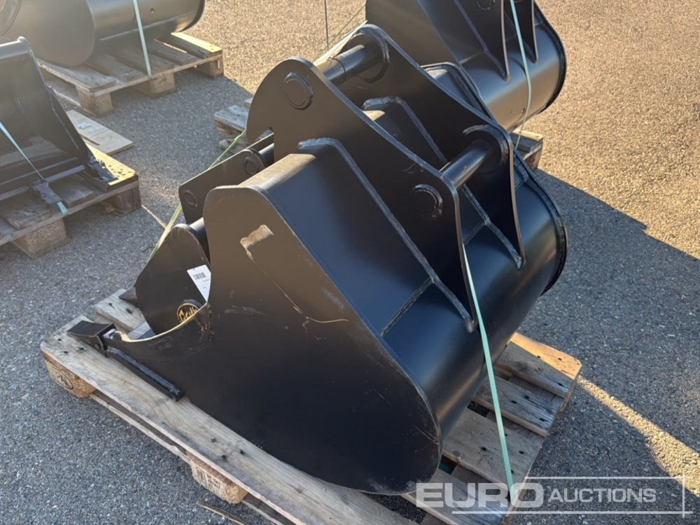 Bucket LGT000BA4075QSV to Suit 6-10 Ton Excavator (S/N 1181858), Bucket H04-0600 to Suit QR40 (S/N 1084900) - Bucket: picture 3 Bucket LGT000BA4075QSV to Suit 6-10 Ton Excavator (S/N 1181858), Bucket H04-0600 to Suit QR40 (S/N 1084900) - Bucket: picture 3