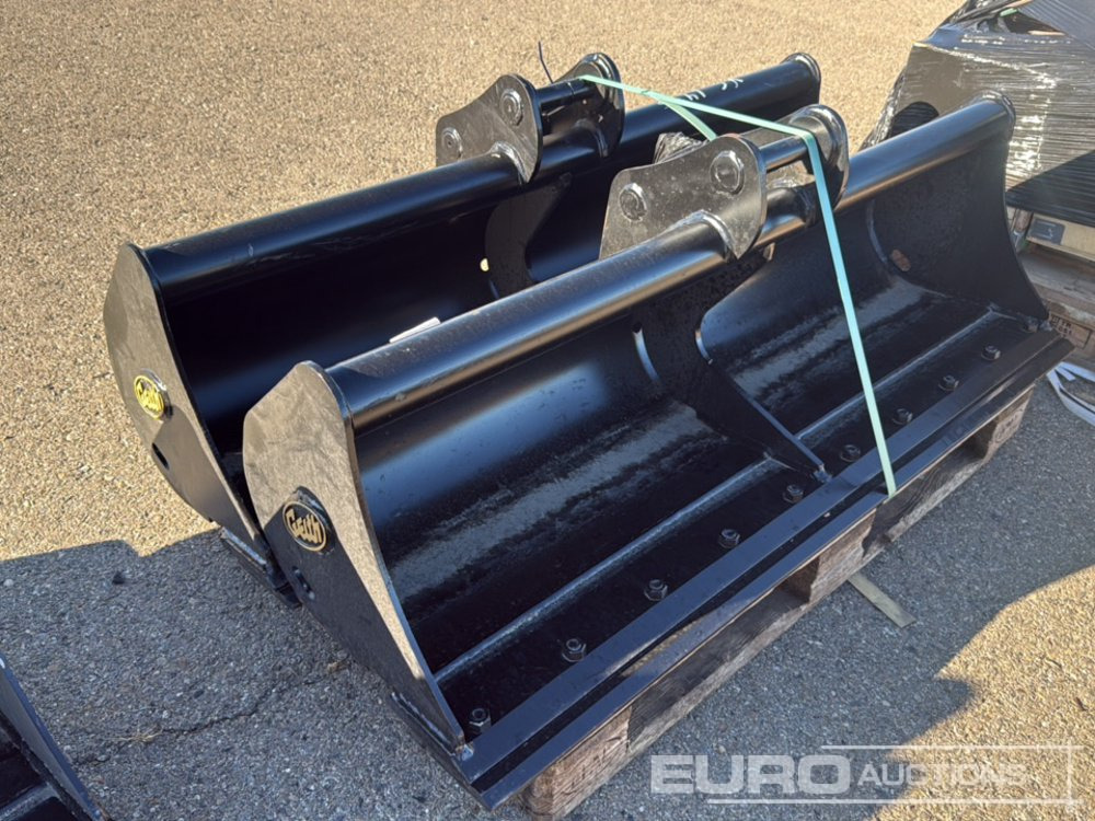 Geith Bucket G04R-1400-4588 to Suit MCR922 (S/Ns 1163051, 1163052) (2 of) - Bucket: picture 1 Geith Bucket G04R-1400-4588 to Suit MCR922 (S/Ns 1163051, 1163052) (2 of) - Bucket: picture 1