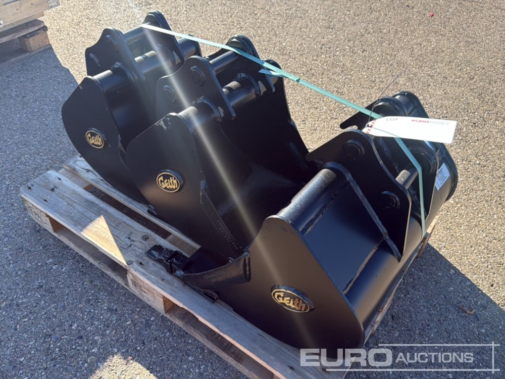 Geith Bucket H03-0450-11071 to Suit MCR1009 (S/Ns 1166011, 1166012) (2 of), Bucket H03-0450-11072 to Suit MCR1009 (S/N 1166034) - Bucket: picture 4 Geith Bucket H03-0450-11071 to Suit MCR1009 (S/Ns 1166011, 1166012) (2 of), Bucket H03-0450-11072 to Suit MCR1009 (S/N 1166034) - Bucket: picture 4