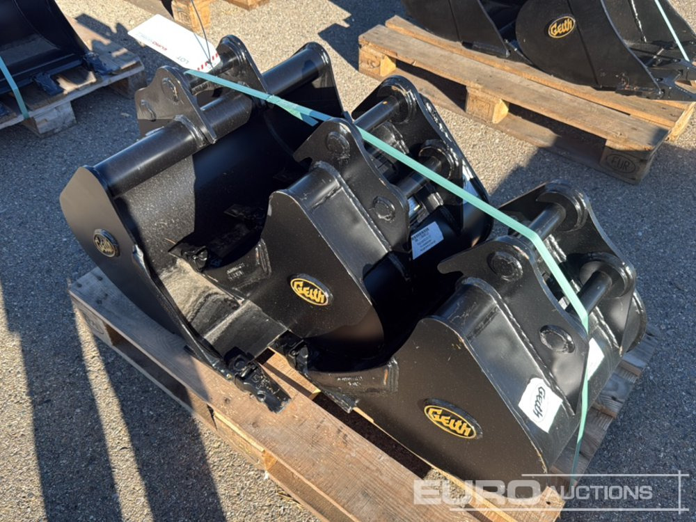 Geith Bucket H03-0450-11071 to Suit MCR1009 (S/Ns 1166011, 1166012) (2 of), Bucket H03-0450-11072 to Suit MCR1009 (S/N 1166034) - Bucket: picture 2 Geith Bucket H03-0450-11071 to Suit MCR1009 (S/Ns 1166011, 1166012) (2 of), Bucket H03-0450-11072 to Suit MCR1009 (S/N 1166034) - Bucket: picture 2