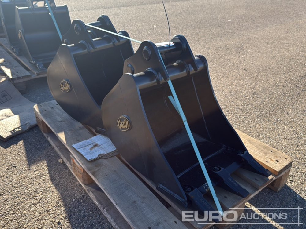 Geith Bucket H03-0450-11071 to Suit MCR1009 (S/Ns 1166019,1166018) (2 of) - Bucket: picture 1 Geith Bucket H03-0450-11071 to Suit MCR1009 (S/Ns 1166019,1166018) (2 of) - Bucket: picture 1