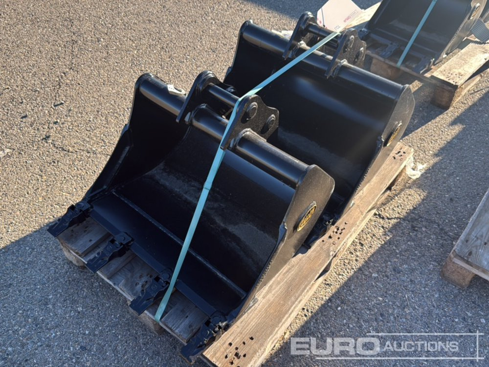 Geith Bucket H03-0700-11702 to Suit MCR1009 (S/Ns 1171864,1171865) (2 of) - Bucket: picture 2 Geith Bucket H03-0700-11702 to Suit MCR1009 (S/Ns 1171864,1171865) (2 of) - Bucket: picture 2