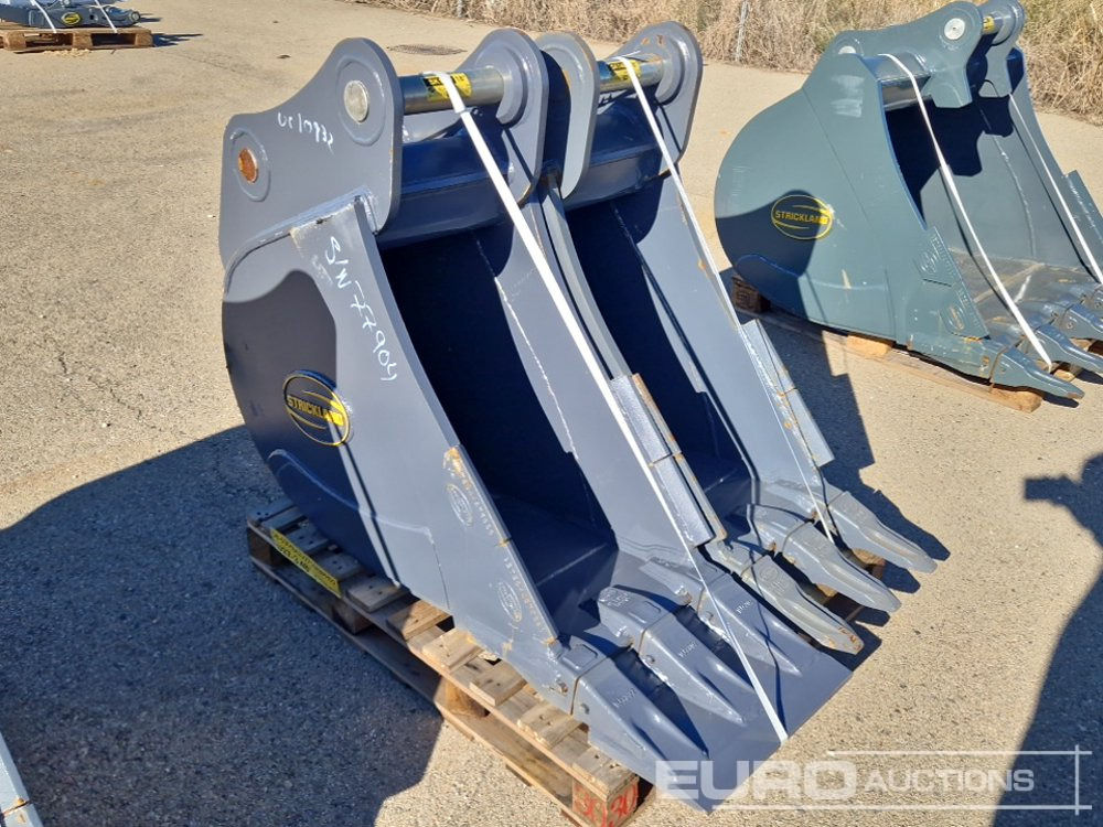 Strickland BT13 - Bucket: picture 3 Strickland BT13 - Bucket: picture 3